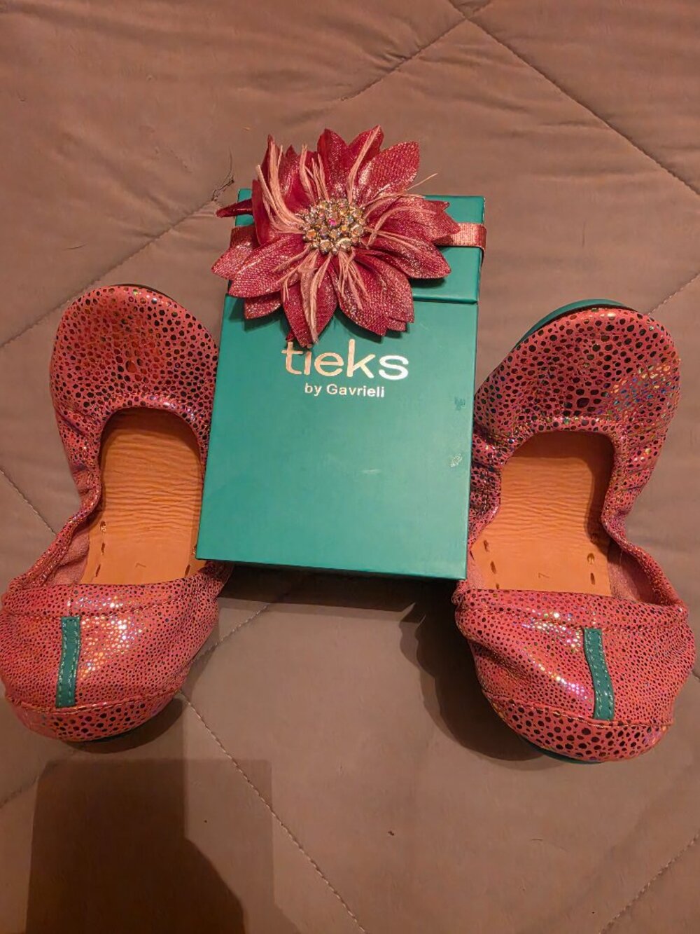 NIB FAIRY DUST TIEKS SZ 7